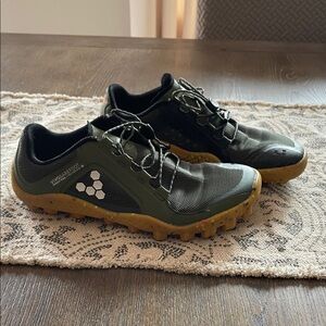 Vivo Barefoot Men's Olive Green and Black Trail Running Shoes